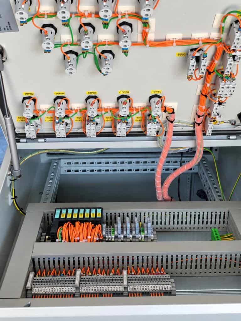 Smart Control Cabinet Layout Boosts Maintenance Efficiency